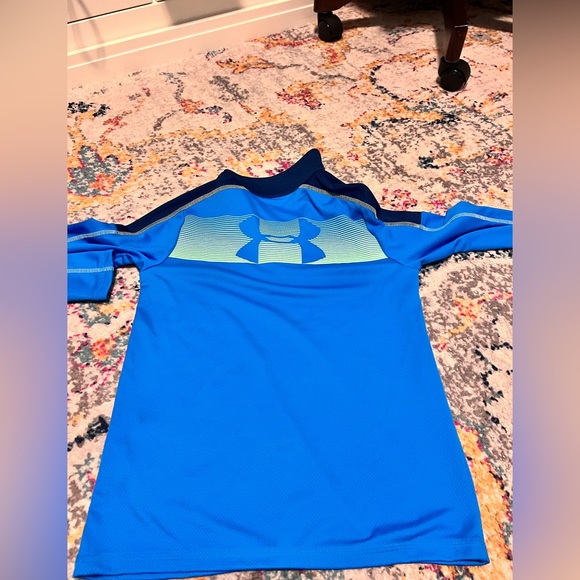 Under Armour Navy and Light Blue Athletic Shirt youth boys - Picture 2 of 3
